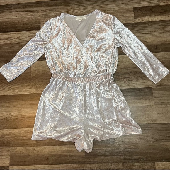 No Comment Champagne Crushed Velvet Romper - Size M - Picture 7 of 13